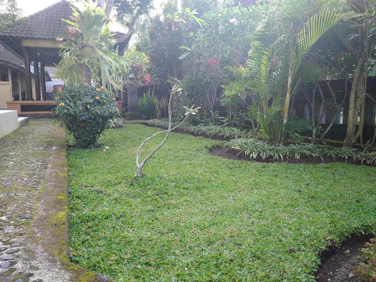 Kartika Bungalows Ubud  Exterior photo